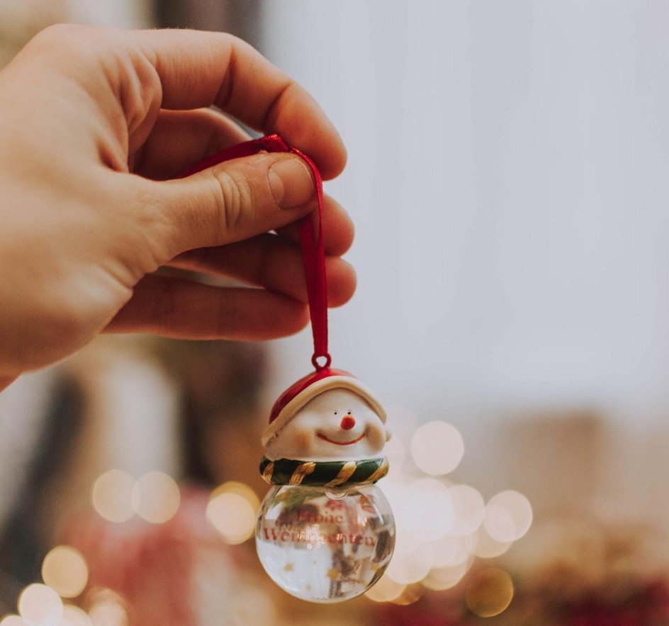 Create Lasting Memories with a Perfect Christmas Garland